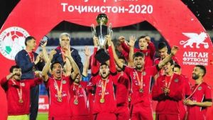 Tayikistán, una de las pocas ligas que sigue con el fútbol