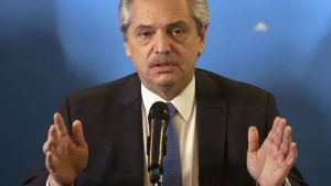 Fernández aseguró que la cuarentena sigue aunque más flexible