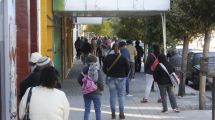 Imagen de ¿De qué cuarentena hablamos? Las calles siguen reflejando vida normal