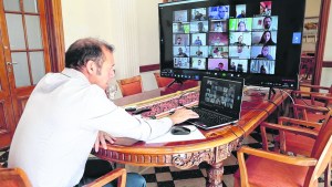 Gutiérrez coparticipa aporte de Nación a los municipios