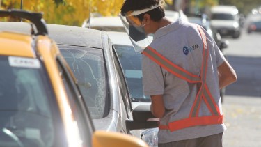 Este lunes hay estacionamiento libre de pago en Neuquén capital. (Archivo Oscar Livera).-