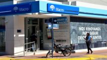 Imagen de Ir al banco: se seguirá sacando turno on line pero sin número de DNI