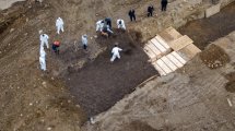 Imagen de Utilizan una isla de Nueva York como cementerio para las víctimas del coronavirus
