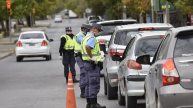 La mayor presencia policial en los barrios es un diseño que se realiza como forma de superación de los retenes estáticos, explicaron desde Provincia. (Foto archivo: Florencia Salto)