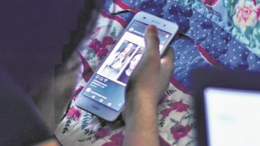El hombre la contactó por redes sociales para abusar de ella. Foto ilustrativa 