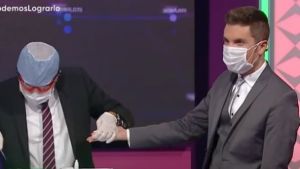 Santiago del Moro criticado en redes por hacerse un test de coronavirus en vivo