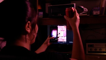 Las fiestas virtuales organizadas por DJ tienen seguidores en la región. (Foto: Florencia Salto)