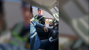 Un video muestra el extremo control de La Pampa en el límite con Catriel