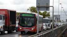 Imagen de Más circulación en puentes y centro de Neuquén por la cuarentena administrada