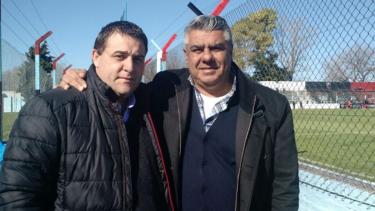 Chiqui Tapia y Pablo Toviggino, titular del Consejo Federal, que deberá resolver cómo se definen los ascensos en el Federal A.