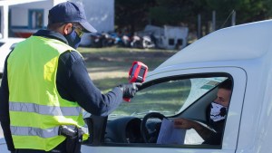 La Policía contabilizó más de 5.000 detenciones por violar la cuarentena en Río Negro