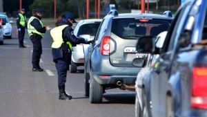 Rigen nuevas restricciones en Neuquén y Río Negro: están prohibidas las reuniones en casas particulares