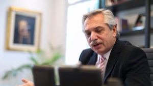 Fernández, sobre la protesta policial: «es razonable pero el modo es inadmisible»