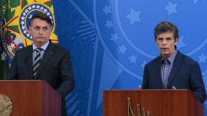 Renunció el ministro de Salud de Brasil