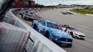 La Nascar encara esta noche otra prueba, si la lluvia lo permite
