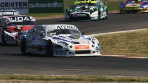 Alonso se acerca al equipo de Canapino en el TC