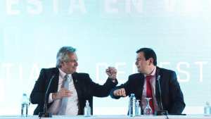 A un mes de las elecciones, Zamora dio un bono de 90 mil pesos a estatales y una suba salarial del 57%