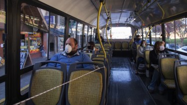 Ayer la jornada inició con paro, hubo negociaciones y se levantó la medida. Archivo