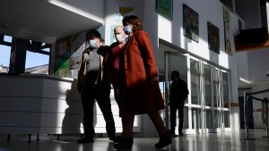 Carreras decretó la emergencia turística en Río Negro