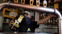 Imagen de Cerveceros de Bariloche: «Siempre se apunta a la noche como problema del aumento de contagios»