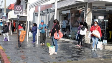 Los comercios de Bariloche reclaman más intervención estatal para subsistir. Foto: Archivo