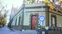 Imagen de Neuquén suspende el pago de un bono y presiona un acuerdo por la deuda