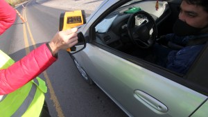 A medida que se flexibiliza, más personas rompen la cuarentena en Neuquén