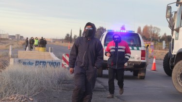 Hoy se cumplió el octavo día de corte de ruta en Arroyito. Foto: Oscar Livera.