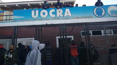 La sede de Uocra en Neuquén capital fue tomada el martes. (Gentileza).-