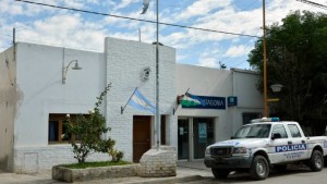 Policía de Cervantes incendió la casa de su expareja, fue detenido y lo acusaron de intento de femicidio