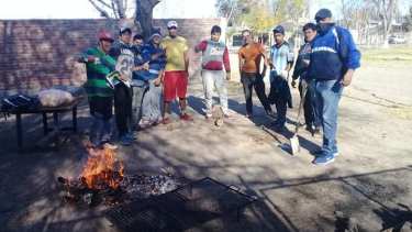 El partido se realizó el lunes en el barrio 25 de Mayo de Regina. (Foto gentileza)