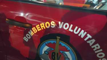 Los moviles fueron apedreados en la ruta nacional 40, a pocos metros del Automóvil Club Argentino. Foto: gentileza 