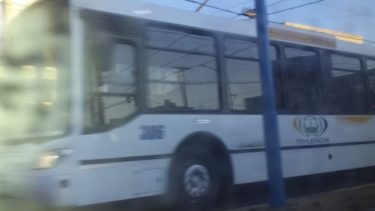 Desde este lunes la empresa Pehuenches se hará cargo del servicio de transporte interurbano entre Neuquén y Centenario. (Foto: gentileza).