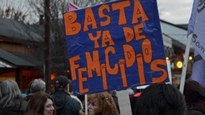 Le dieron el alta a la mujer baleada por su pareja en Neuquén