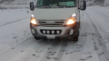 Por la nieve se aplicó una restricción de tránsito en las rutas de Neuquén. (Gentileza https://www.facebook.com/marta.flandes).-