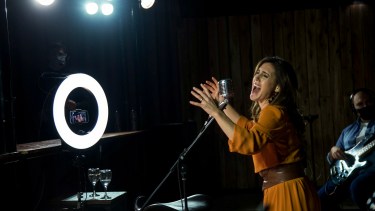 Soledad Pastorutti ofreció un streaming con su trabajo "Identidad".