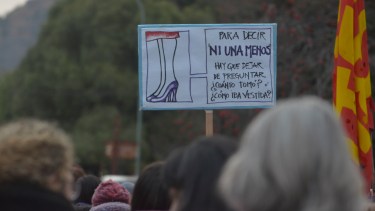 Cada 3 de junio se repite la marcha en todo el país. Esta imagen es en 2016, en San Martín de los Andes. Foto archivo,