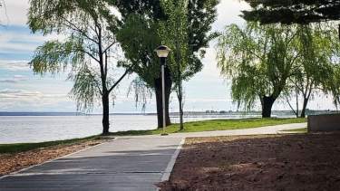 Robaron en siete casas deshabitadas del Club Mari Menuco. Aún se investiga cómo estraron. (Foto: Gentileza Facebook Club Mari Menuco).