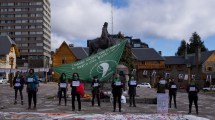 Imagen de El grito de Ni Una Menos en el Centro Cívico de Bariloche
