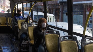 El transporte urbano de Bariloche tiene 22 líneas y un esquema reducido por la crisis. Archivo