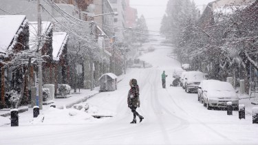 En Bariloche hubo hasta el momento 298 personas que contrajeron la enfermedad de las cuales 267 se curaron, 9 murieron y 22 siguen internadas. (Foto archivo)