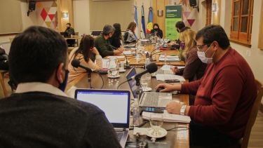Los concejales de Bariloche en principio seguirán con las sesiones presenciales sin público y transmitidas por Youtube. Archivo