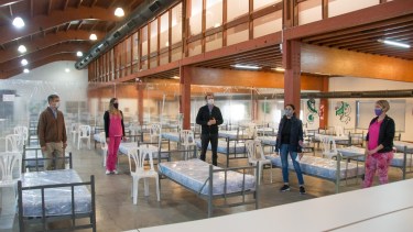 En el hospital de campaña montado en el Espacio Duam van a internar a pacientes que no pueden ser aislados en sus casas. Foto Ministerio de Salud Neuquén