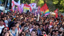 Imagen de La Federación Argentina LGBT+ cuestionó el respaldo de Francisco a la unión civil de parejas gay