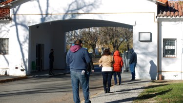 Los hisopados se realizan en el consultorio que está en el ingreso al hospital por calle Gelonch.