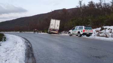Hay presencia de hielo y calzada húmeda en la ruta 40 entre Bariloche y El Bolsón. Archivo