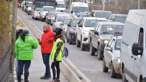 Le robaron el auto en Neuquén y lo recuperó mientras circulaba por ruta 151 en Cipolletti