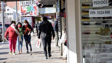 Un sector de comerciantes de Neuquén rechazan las restricciones. (Foto: archivo).