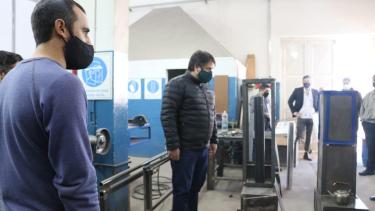 Gaido comprometió insumos para construir 100 estufas solidarias en talleres de la EPET 8. (Gentileza)