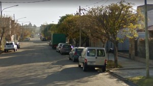 Su madre lo encontró muerto, apuñalado en el pecho, en su casa de Neuquén